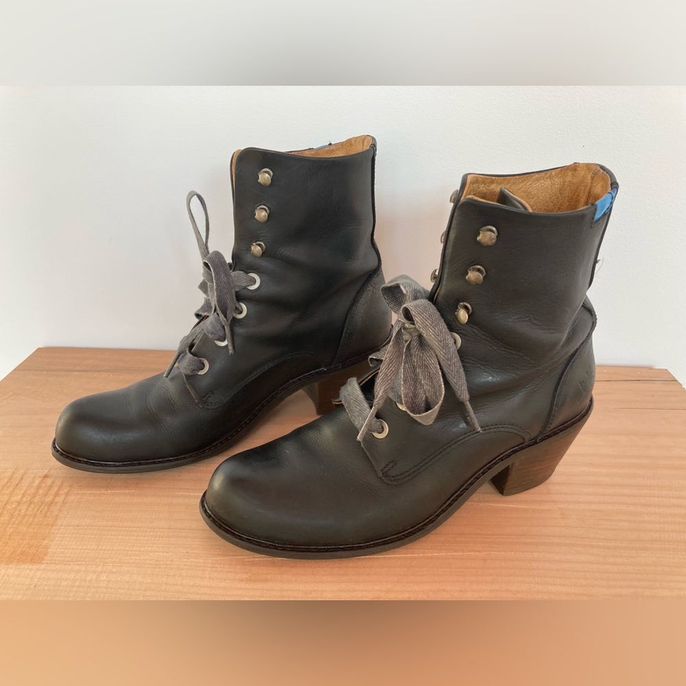 John Fluevog Black Nuni women’s boot